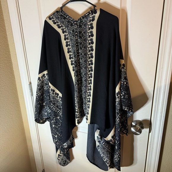 Lily Star Boho Kimono - Picture 2 of 4